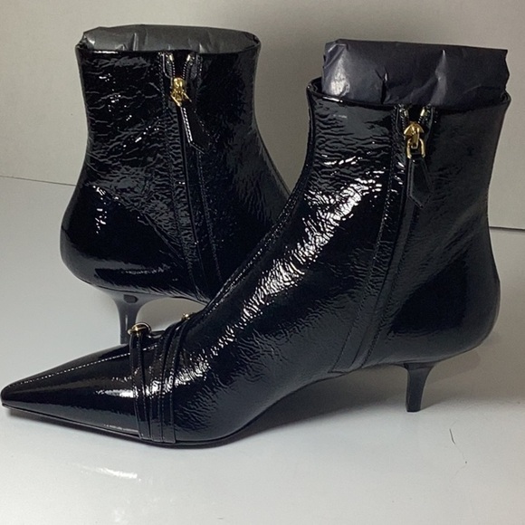 MIU MIU
Patent leather ankle boots - Picture 9 of 16